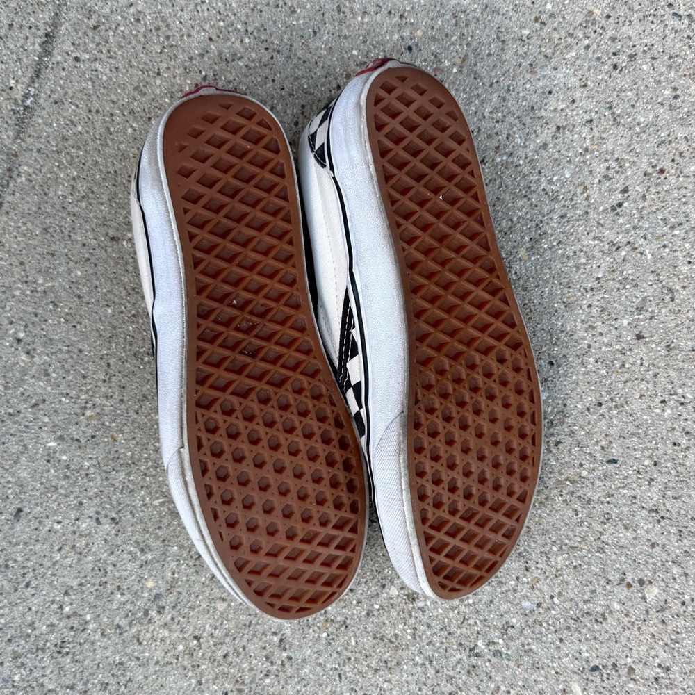 🏁 Vans Classic Checkerboard Slip-On Sneakers - Picture 4 of 7